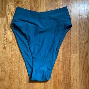 High waisted cheeky bikini bottom